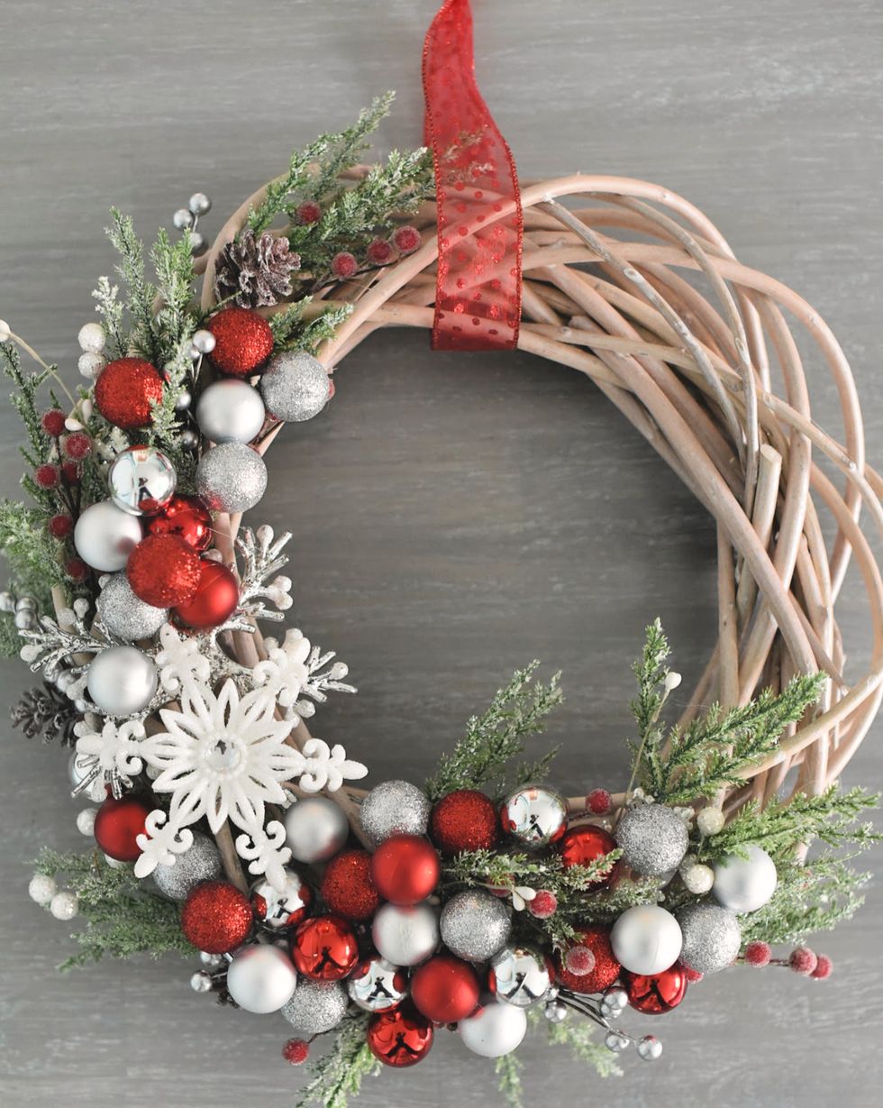 DIY Christmas Door Decoration Mini Ornament Wreath