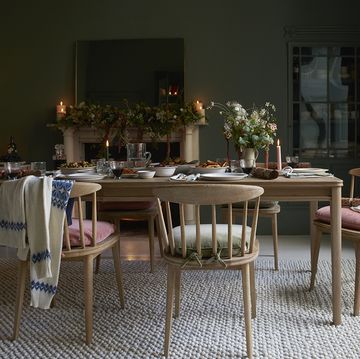 5 easy ways to make a minimalist home feel festive at christmas