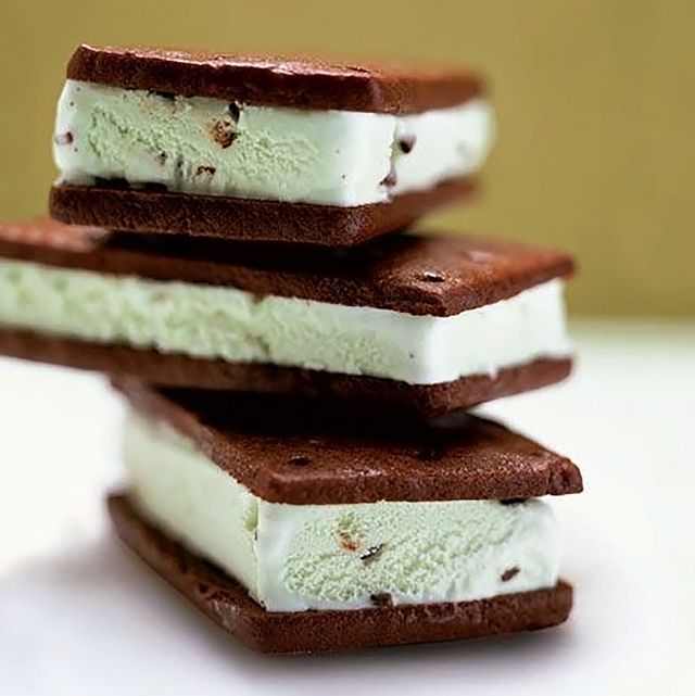 chocolate mint ice cream sandwiches