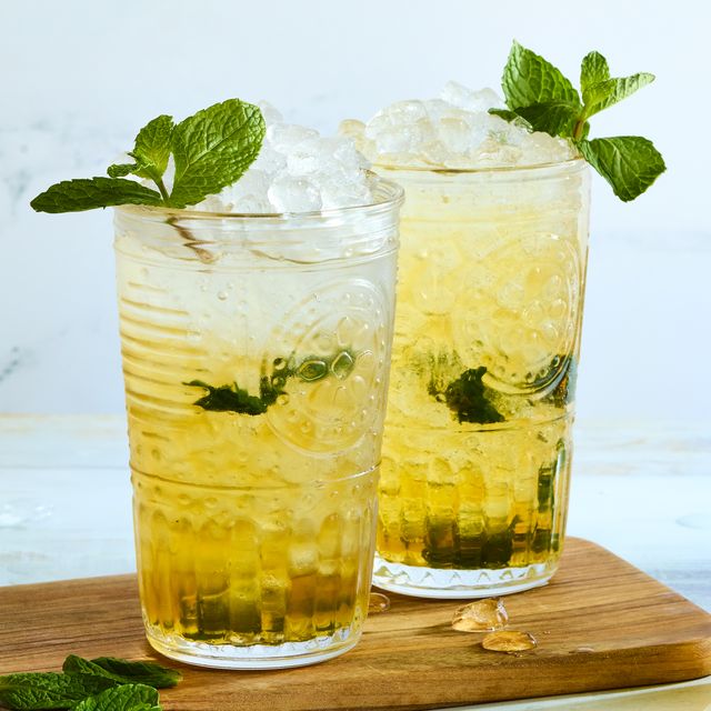mint julep with bourbon and crushed ice garnished with mint
