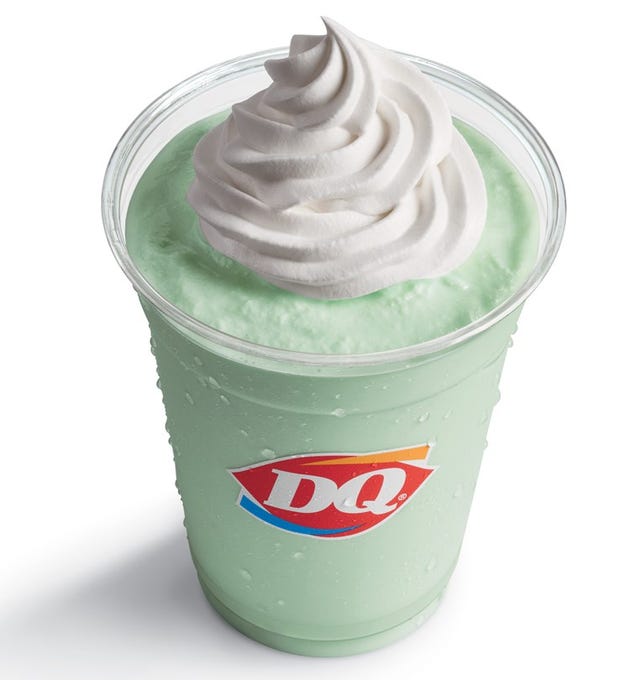 Food, Cream, Whipped cream, Crème fraîche, Frozen dessert, Italian ice, Dairy, Dessert, Frozen yogurt, Vanilla, 
