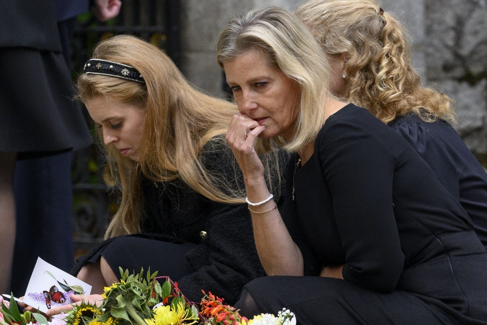 familia real britanica misa reina isabel ii
