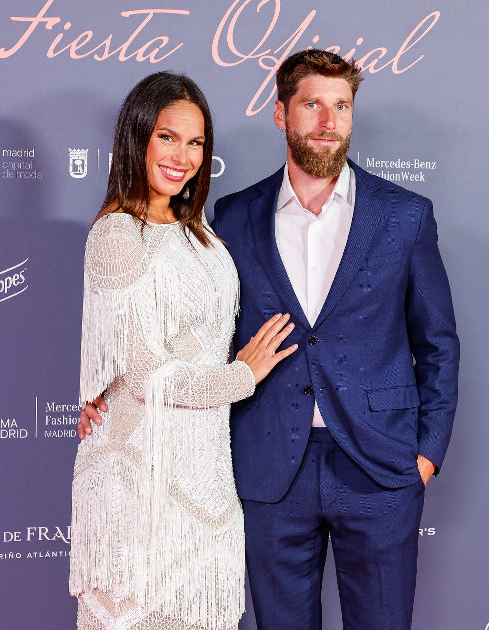 mireia canalda posa por primera vez con su nuevo novio, julia garrote, en una fiesta por la mercedes benz fashion week madrid