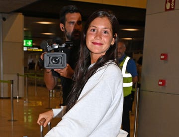 miri perez cabrero, en el aeropuerto, antes de participar en 'supervivientes all stars 2'