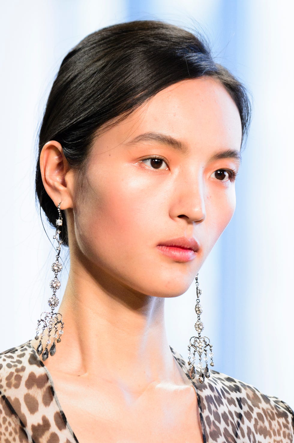 Hair, Face, Hairstyle, Eyebrow, Chin, Beauty, Forehead, Skin, Lip, Black hair, 