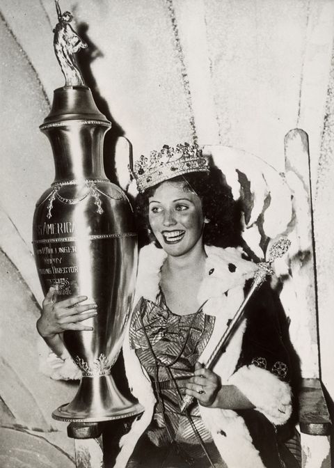 miss america competition the acting miss pittsburgh of 1935 henrietta leaver won beauty competition and is the new miss america atlantic city usa photograph 17 september, 1935  photo by austrian archives aa