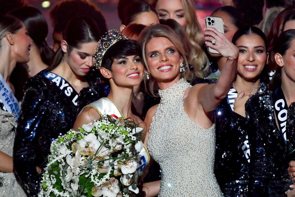 Women-only beauty pageant wins in court