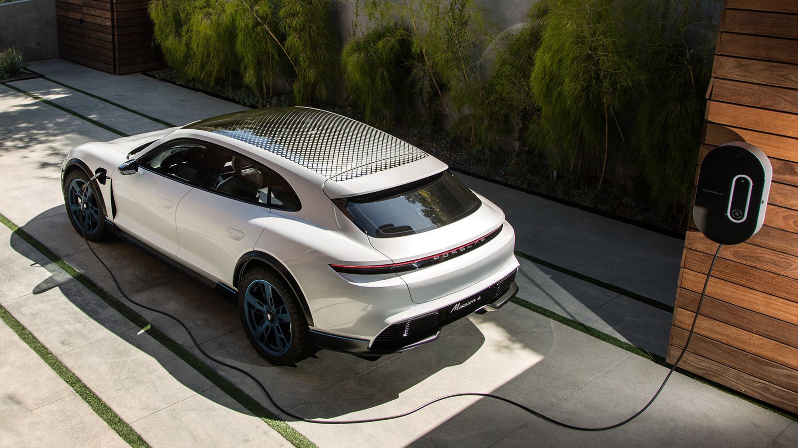 Porsche explains Mission E Cross Turismo design and concept