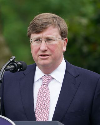 governor tate reeves