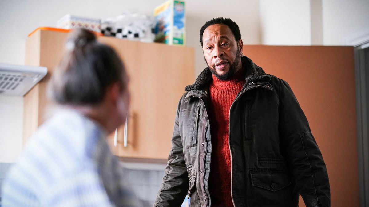 preview for EastEnders Soap Scoop - Concern grows for Jean