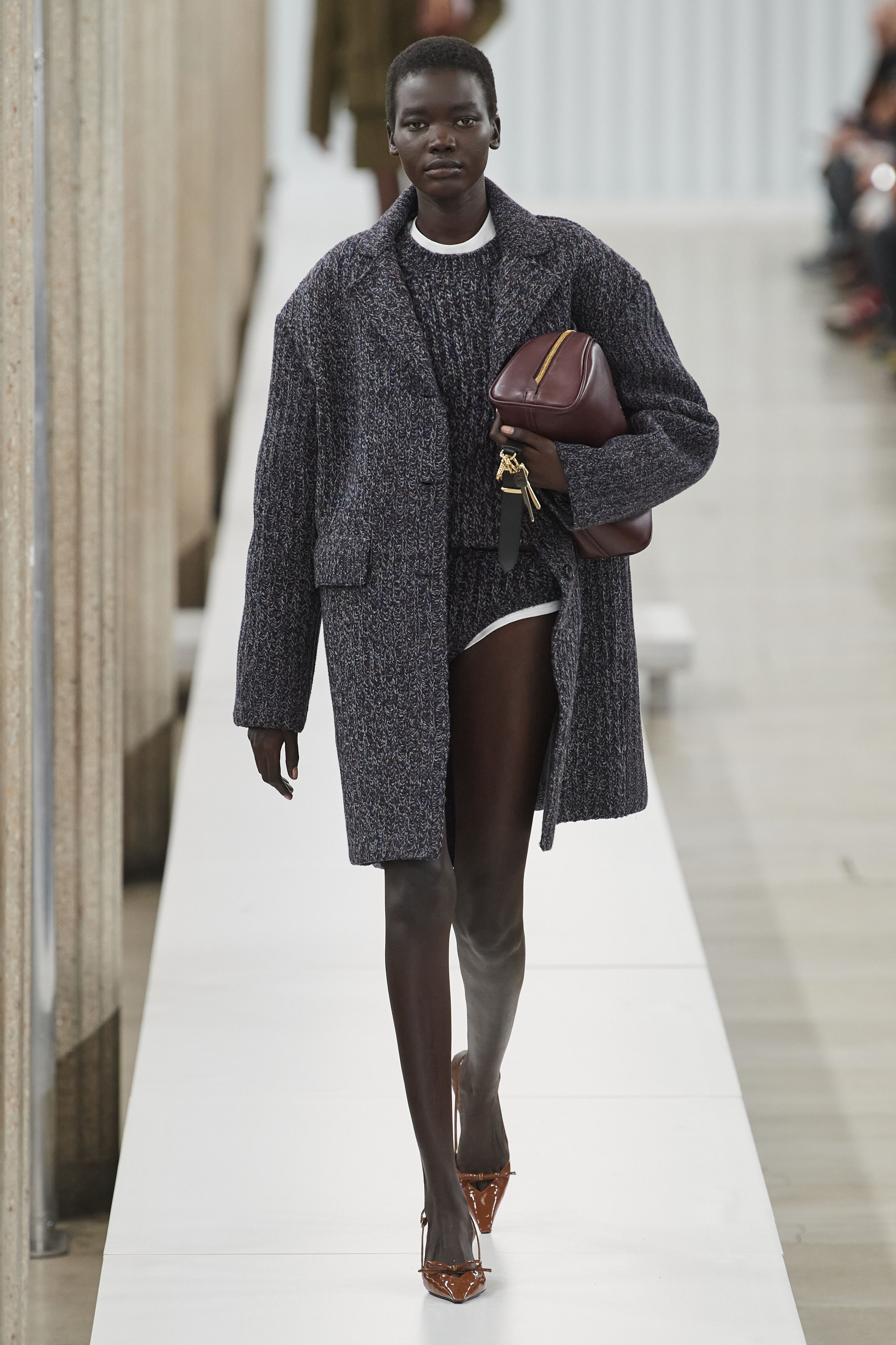 ミュウミュウ（MIU MIU）2023秋冬コレクション | ファッション