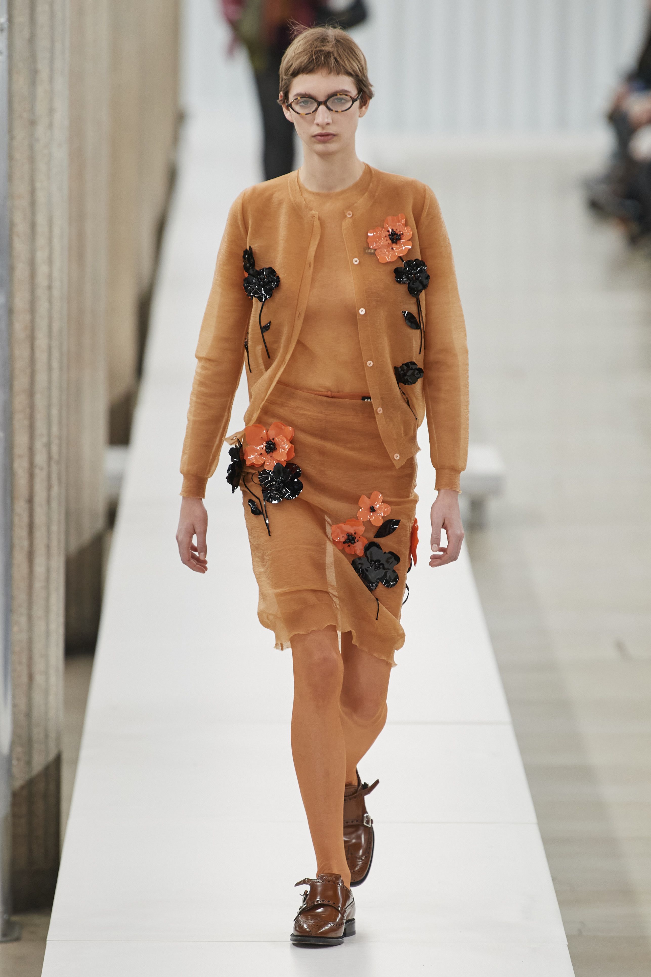 ミュウミュウ（MIU MIU）2023秋冬コレクション | ファッション