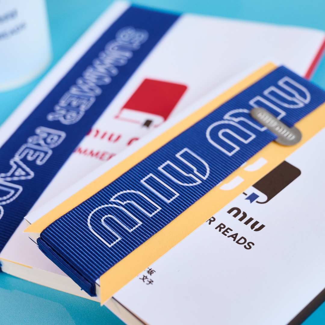 miumiu ミュウミュウ holiday2022 ルックブック 本 ミュウミュウ」が体験型イベント「Miu Miu Book Club」を開催