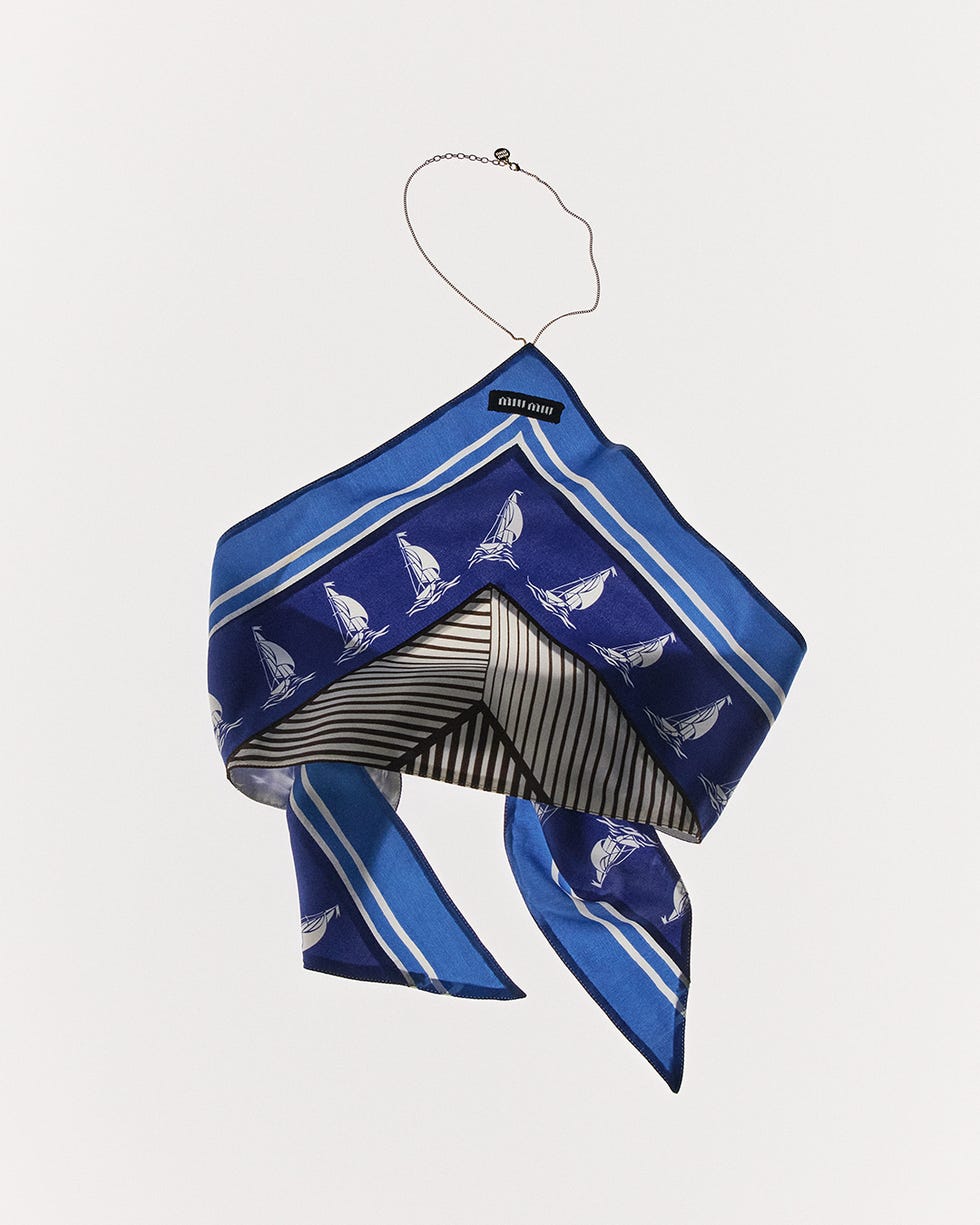 Fashion accessory featuring a nautical theme and a distinctive design Fashion accessory featuring a nautical theme and a distinctive design