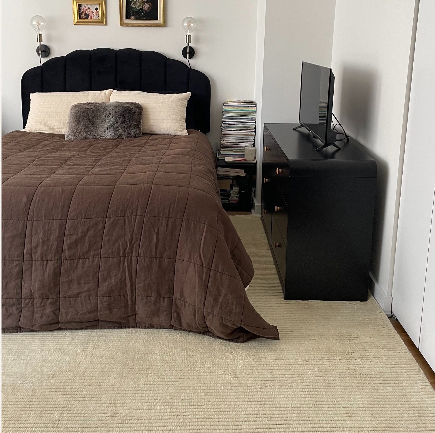 Ernesta's Custom Rug Made My Bedroom Feel TWICE as Large