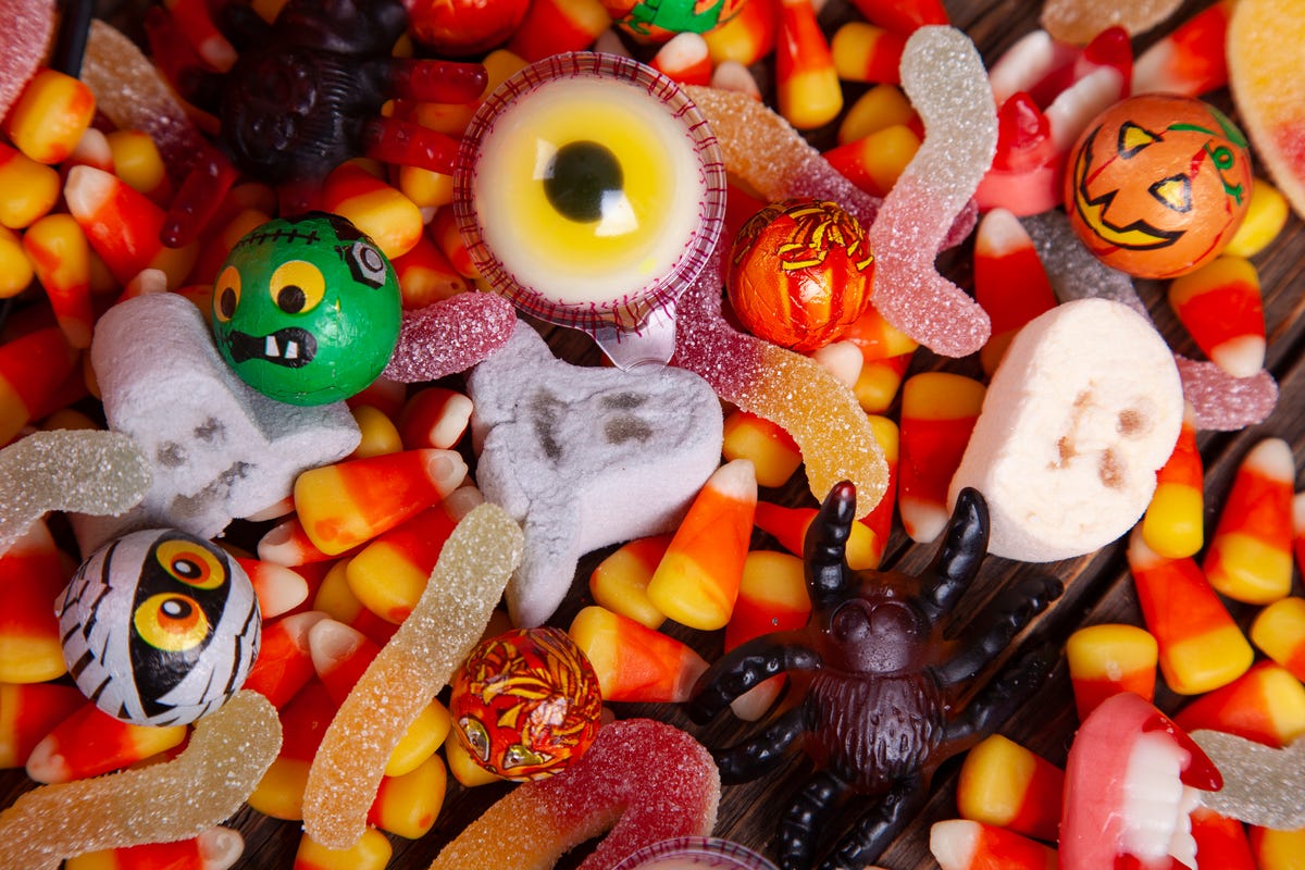 preview for Julia Tries ALL Of The Halloween Candy
