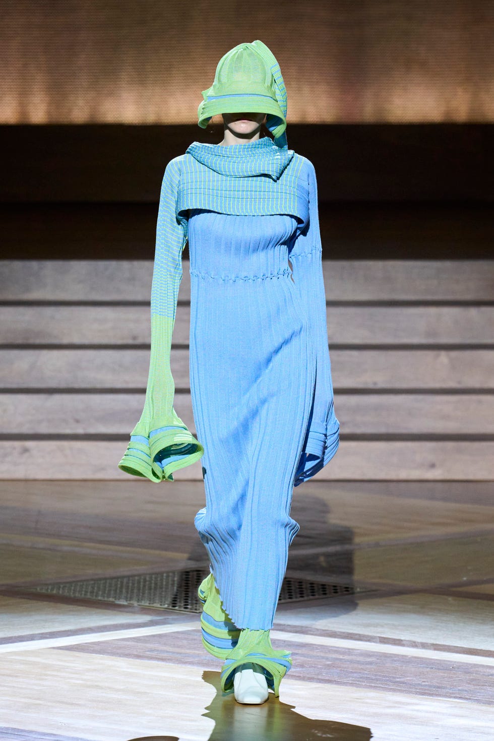 Moda donna 2025: foto look più belli