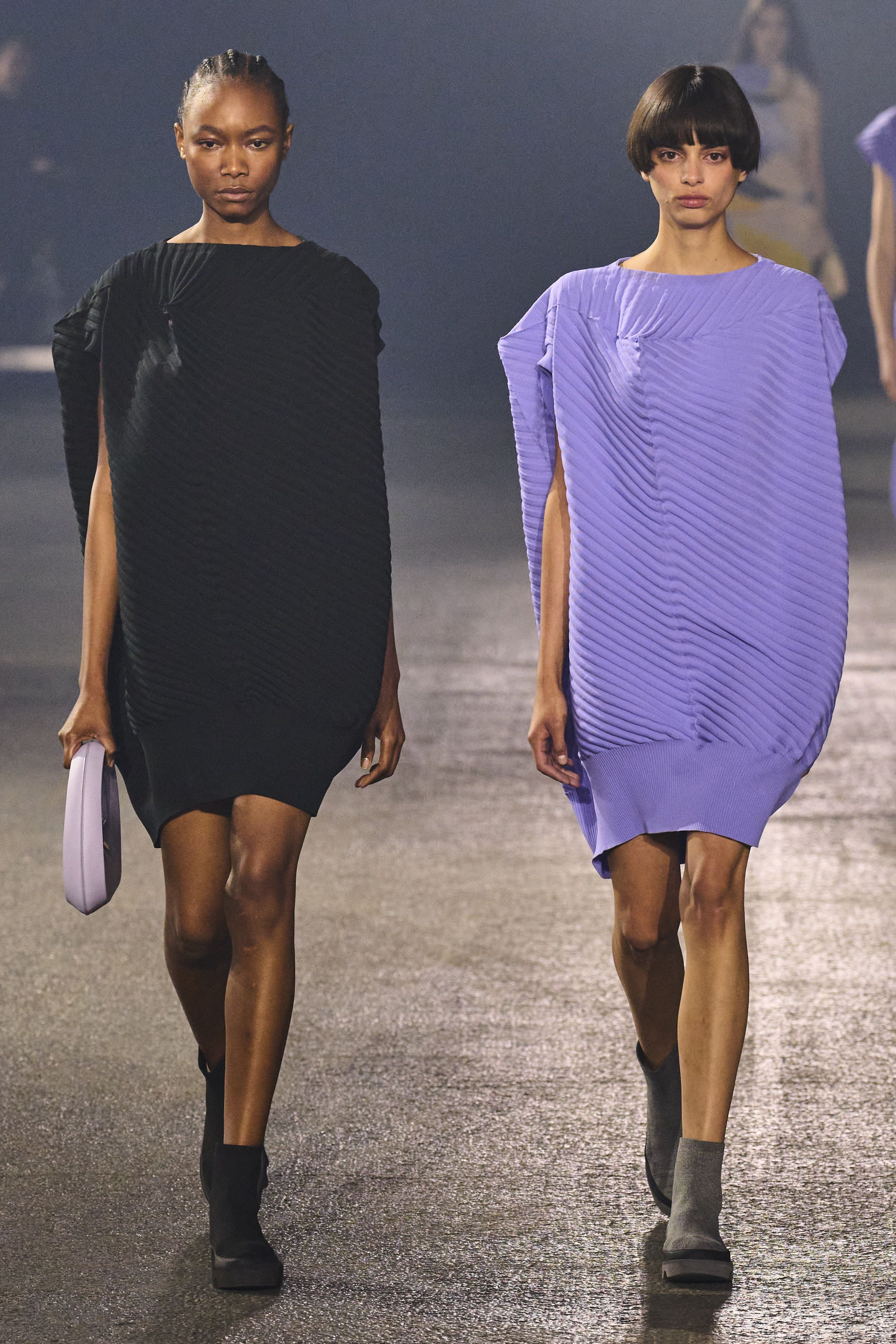 2023年春夏シーズンスタートのお知らせ – isseymiyake.com