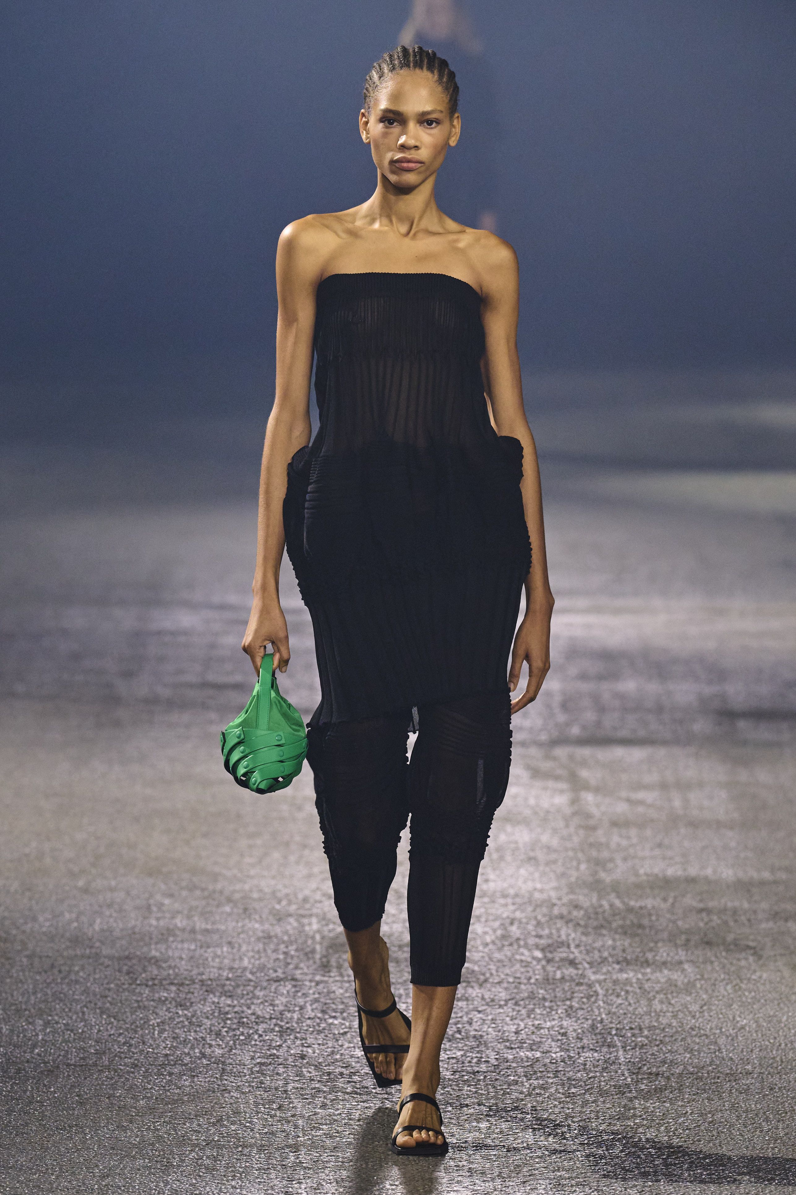 イッセイ ミヤケ（ISSEY MIYAKE）」2023春夏コレクション