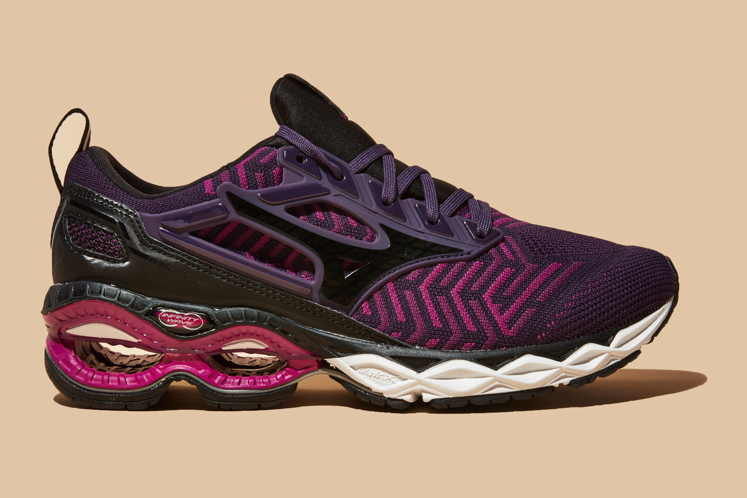 Shoe, Footwear, Running shoe, Outdoor shoe, Athletic shoe, Walking shoe, White, Cross training shoe, Product, Basketball shoe, 