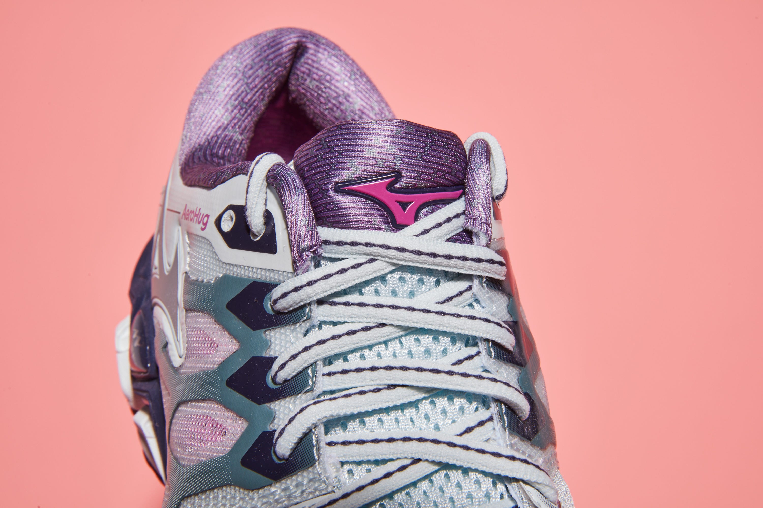 Mizuno Wave Horizon 3