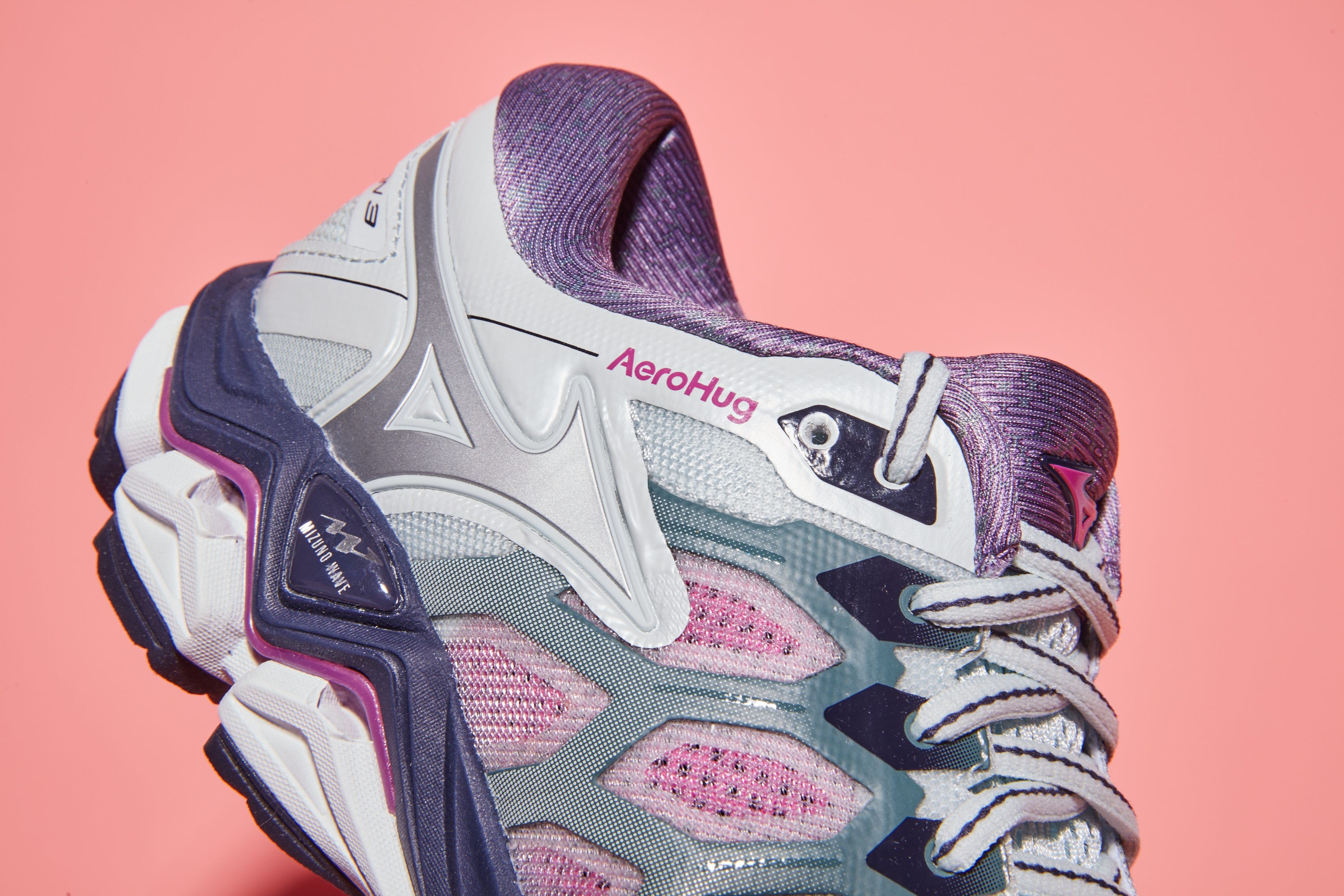 Mizuno Wave Horizon 3