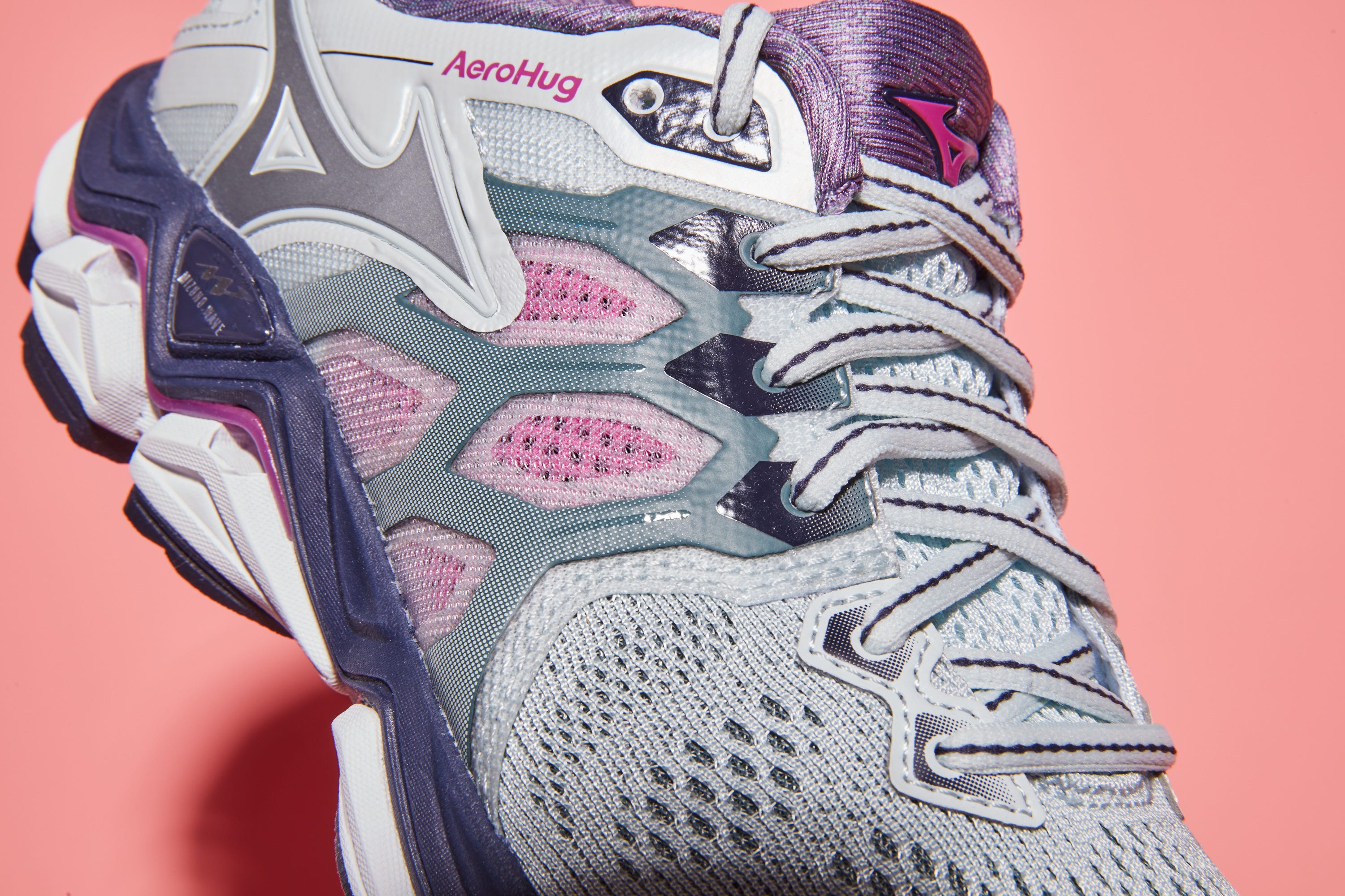 Mizuno Wave Horizon 3