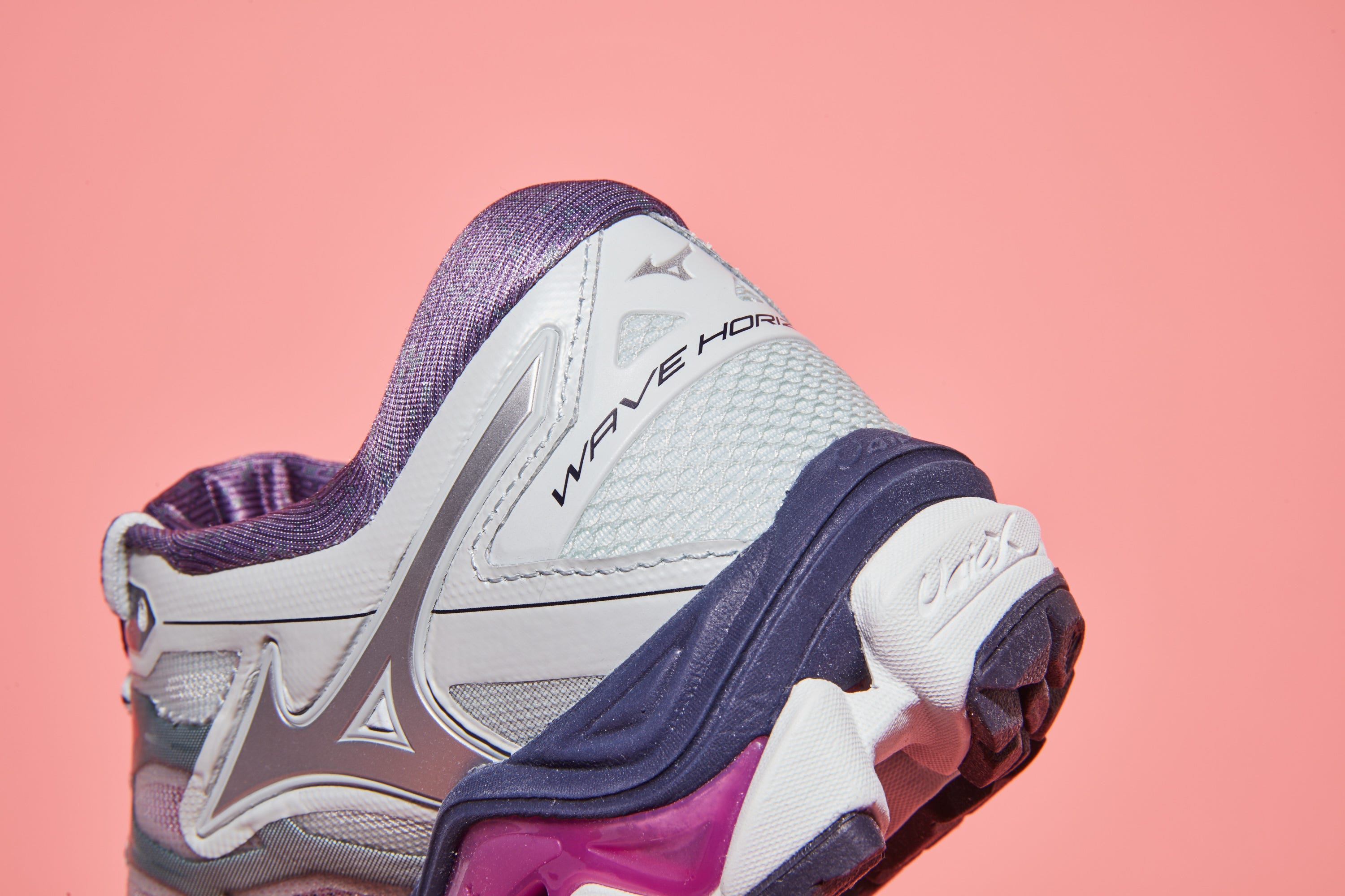 Mizuno Wave Horizon 3