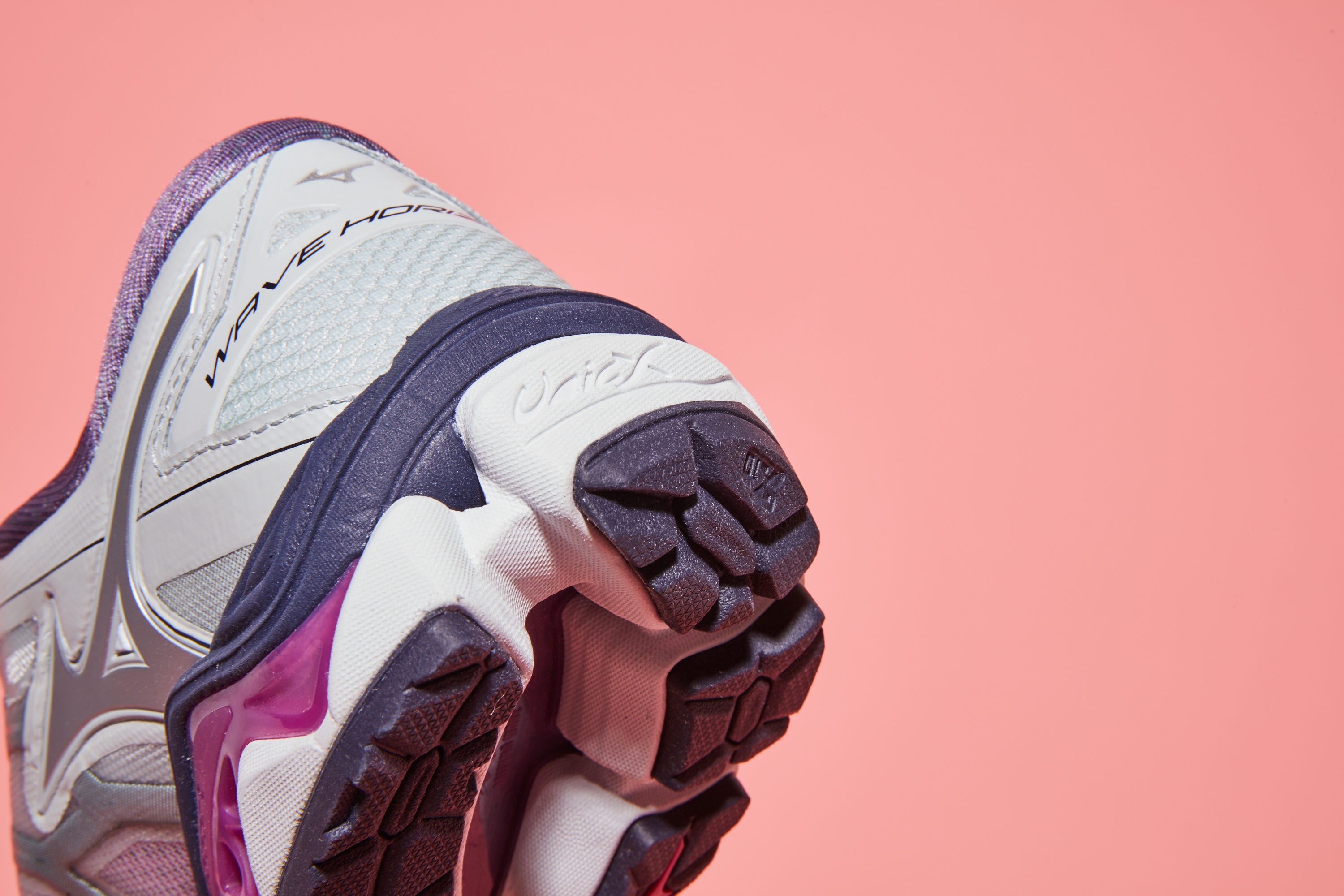 Mizuno Wave Horizon 3