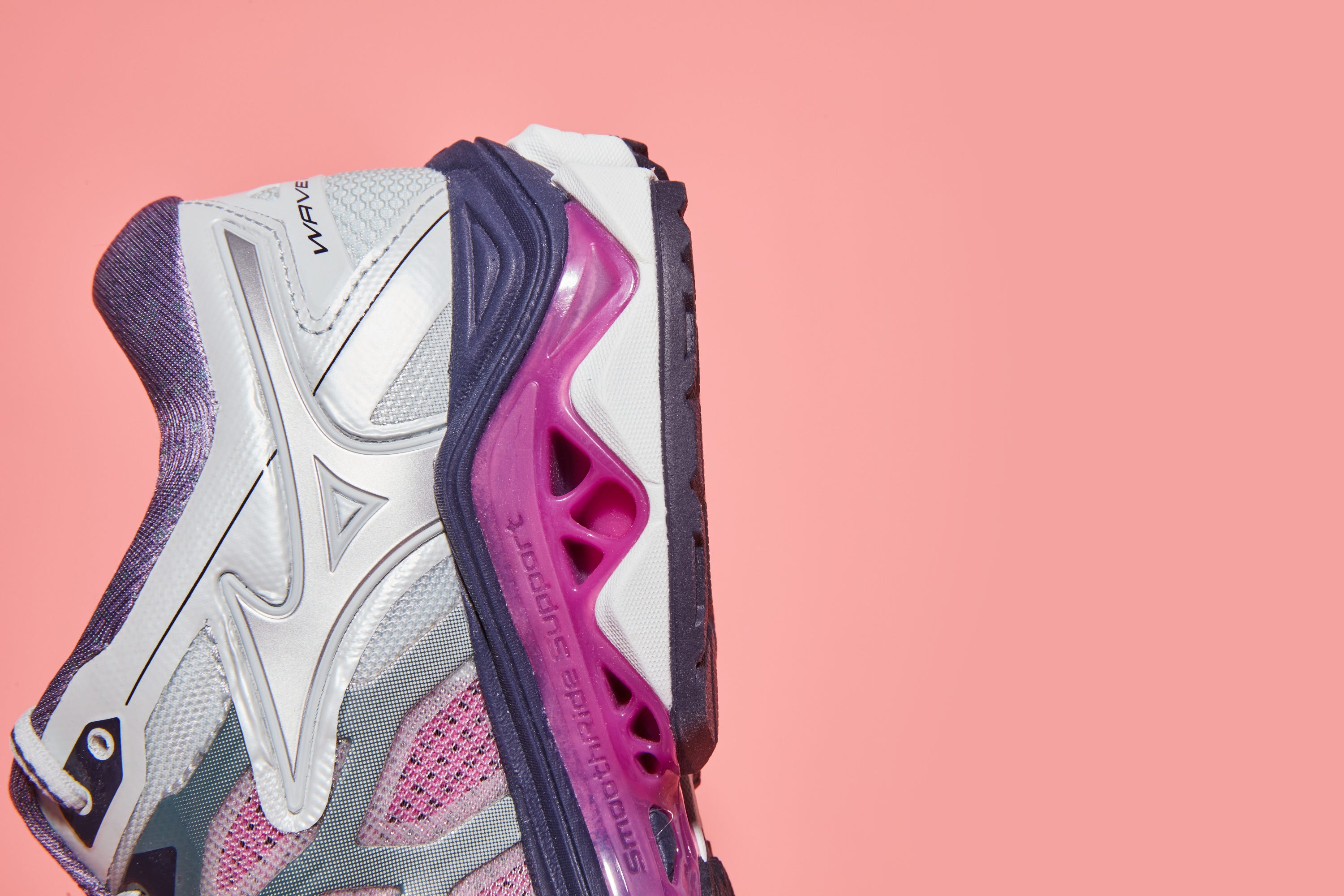 Mizuno Wave Horizon 3