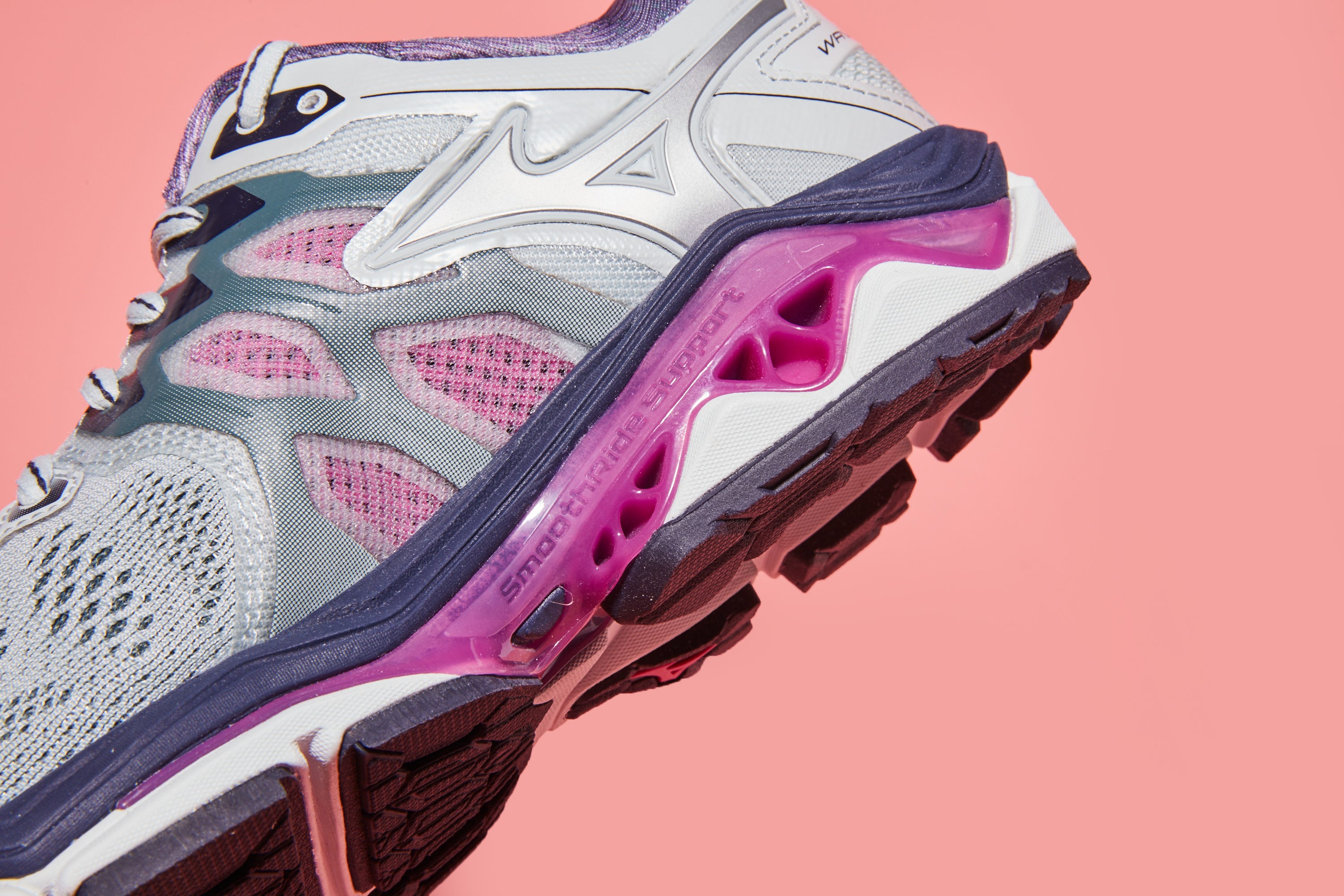 Mizuno Wave Horizon 3