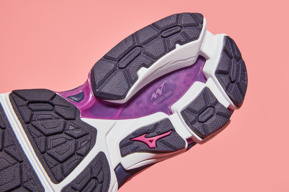 Mizuno Wave Horizon 3