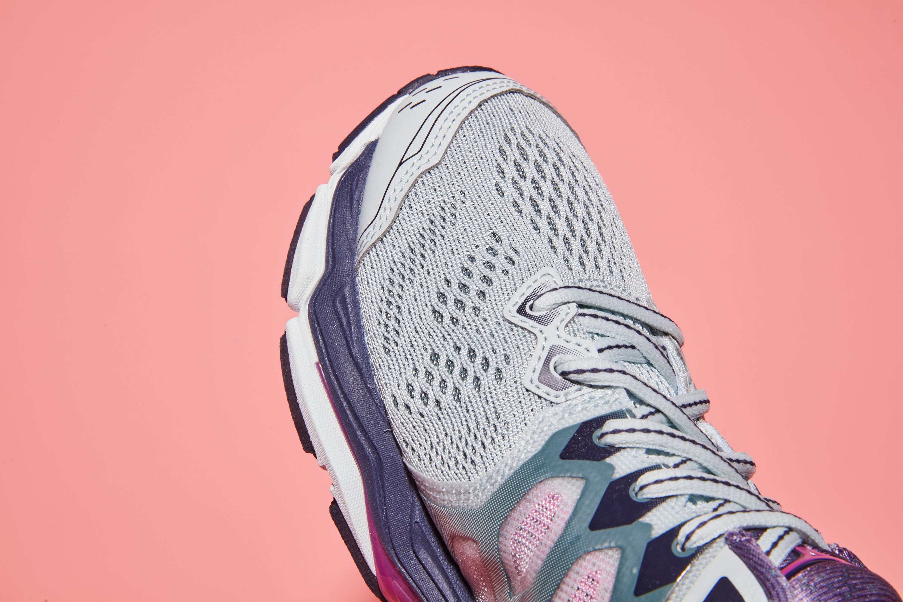 Mizuno Wave Horizon 3