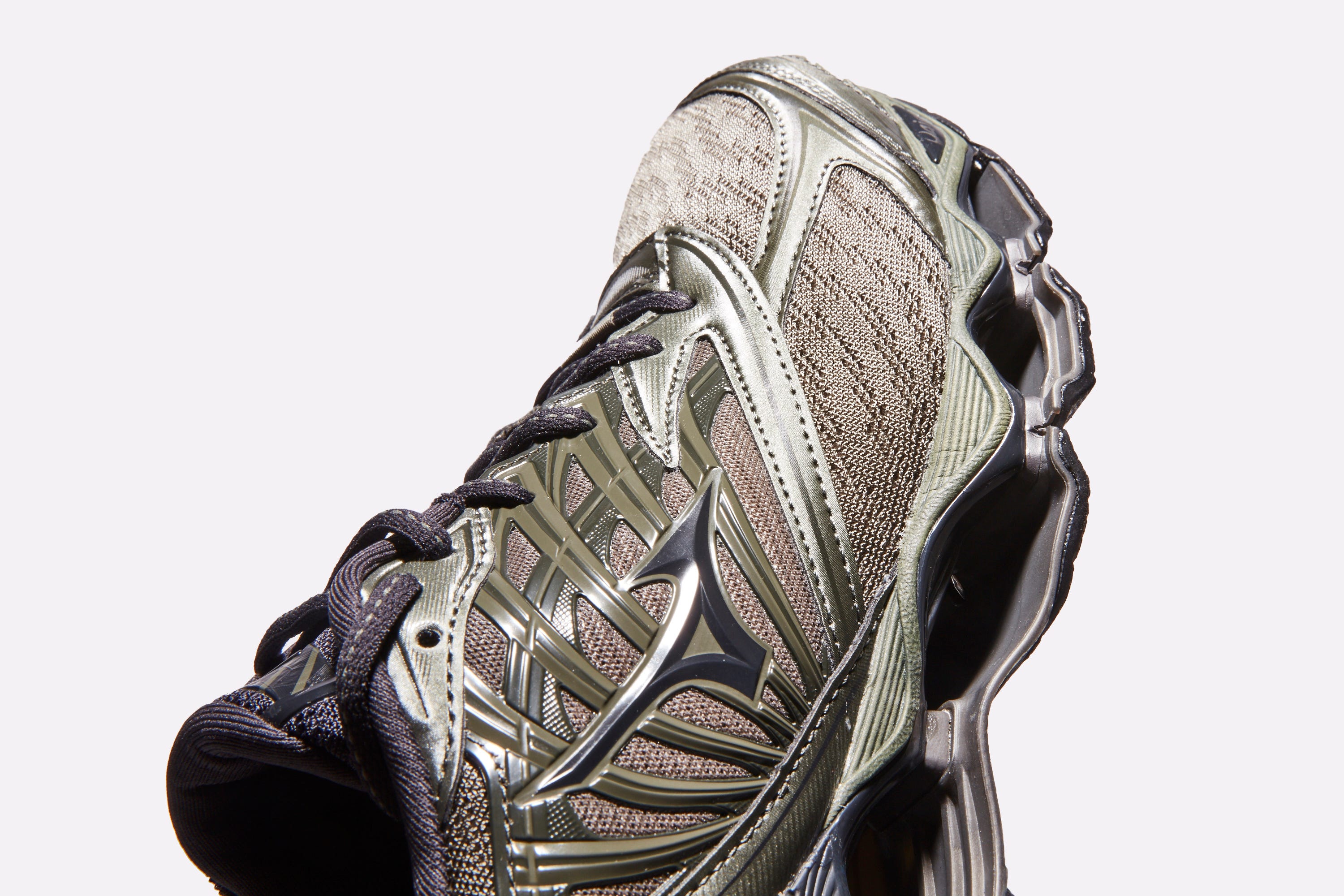 Sportswear, Sports equipment, Athletic shoe, Running shoe, Sports gear, Carmine, Personal protective equipment, Grey, Walking shoe, Sneakers, 