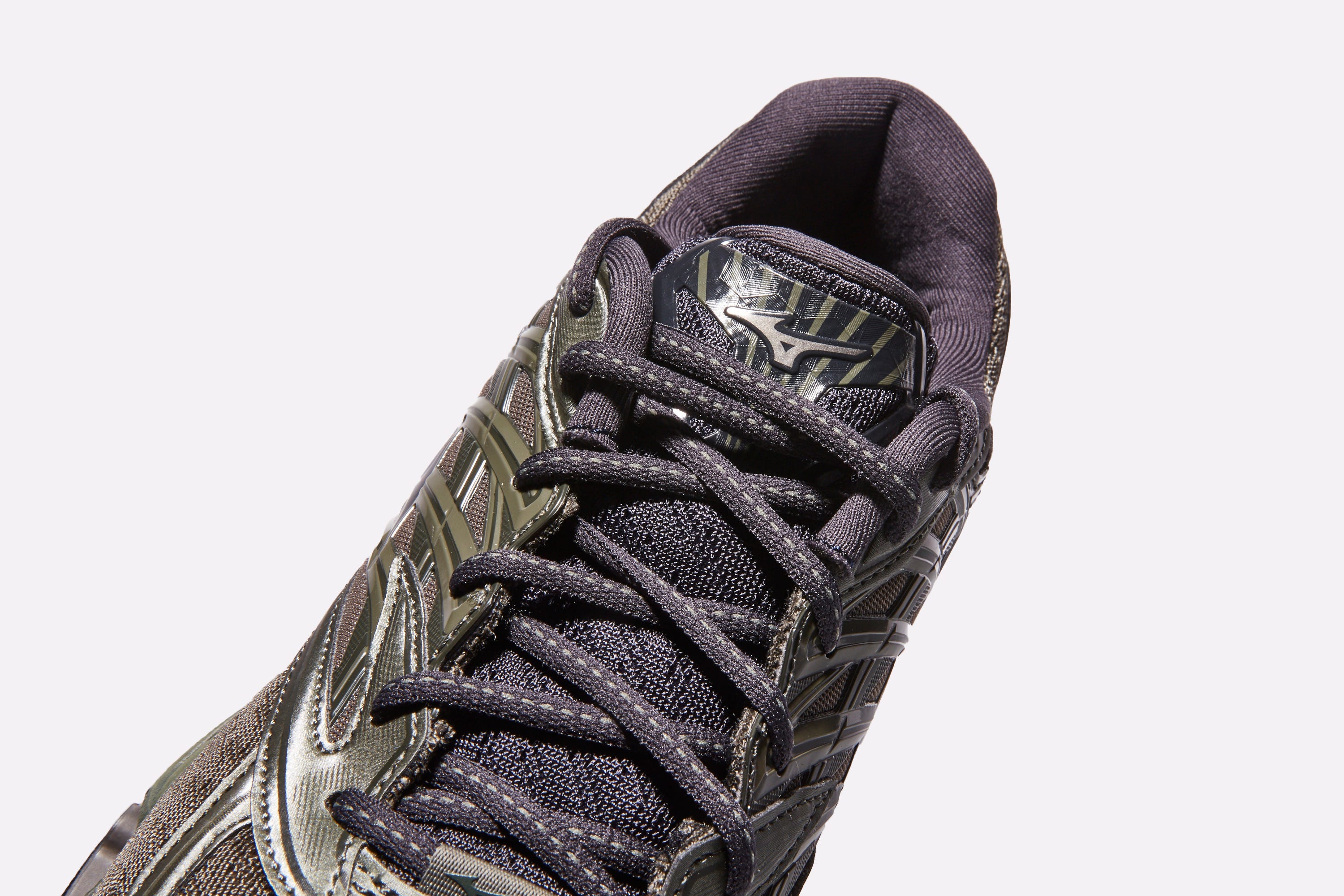 Footwear, White, Black, Shoe, Outdoor shoe, Brown, Sneakers, Hiking boot, Silver, Athletic shoe, 
