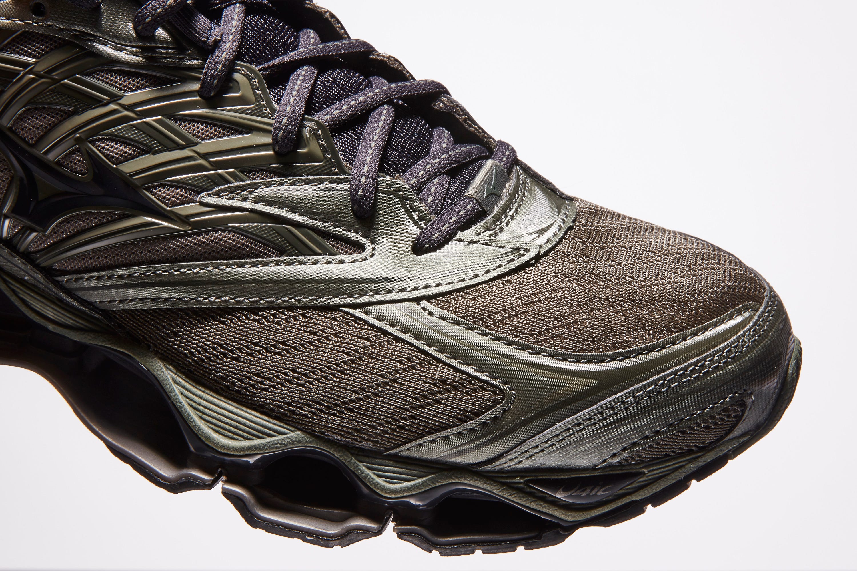 Footwear, Shoe, Black, Running shoe, Product, Outdoor shoe, Athletic shoe, Hiking boot, Sneakers, Cross training shoe, 
