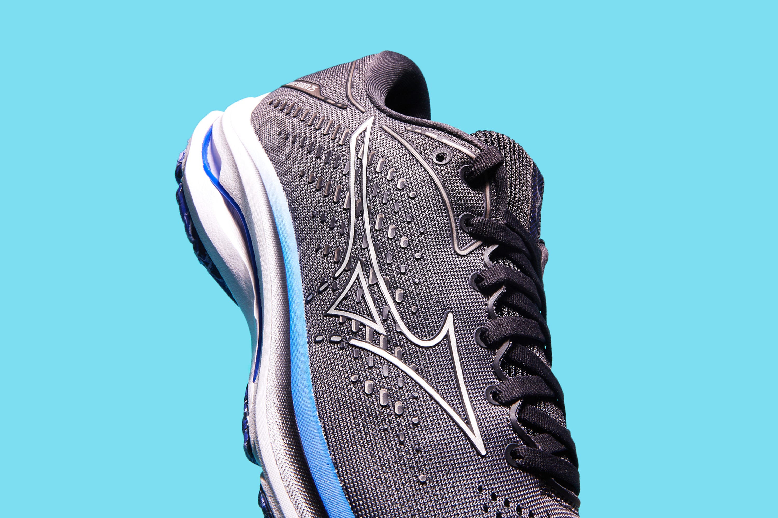 mizuno wave rider 25