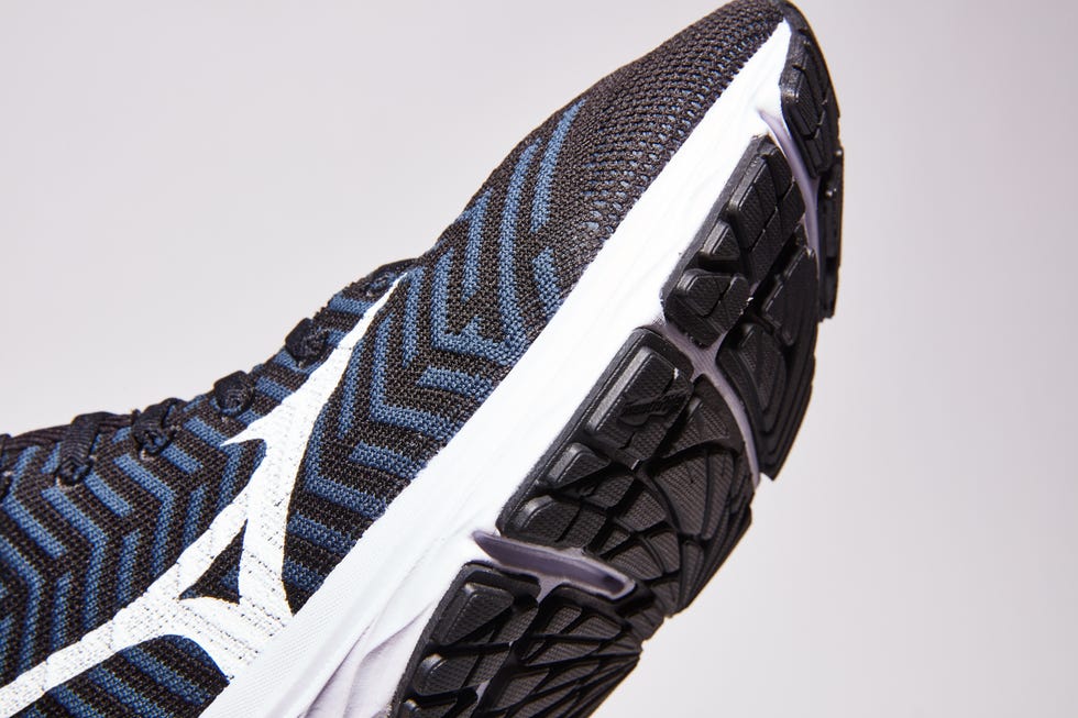 Mizuno Waveknit R2