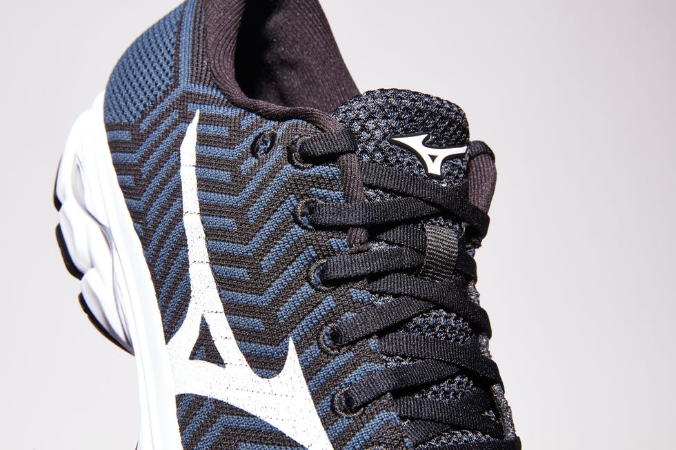 Mizuno Waveknit R2