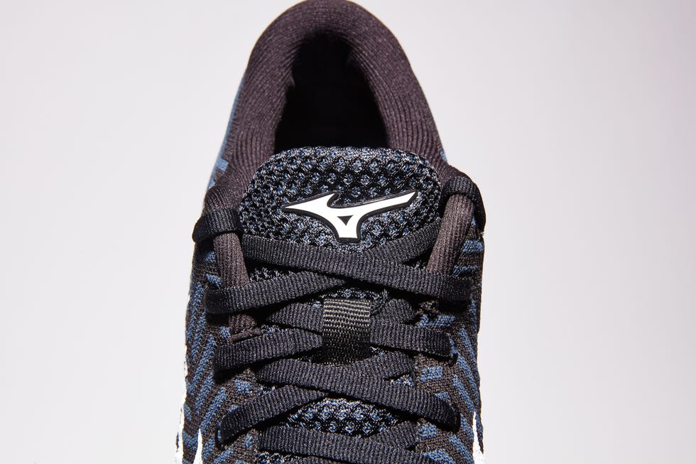 Mizuno Waveknit R2