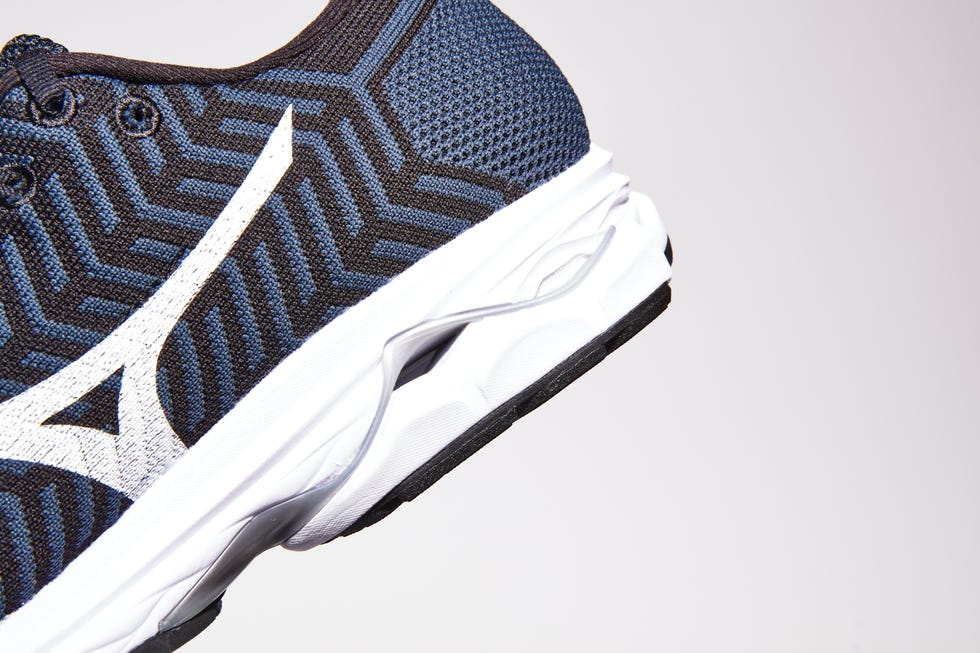 Mizuno Waveknit R2