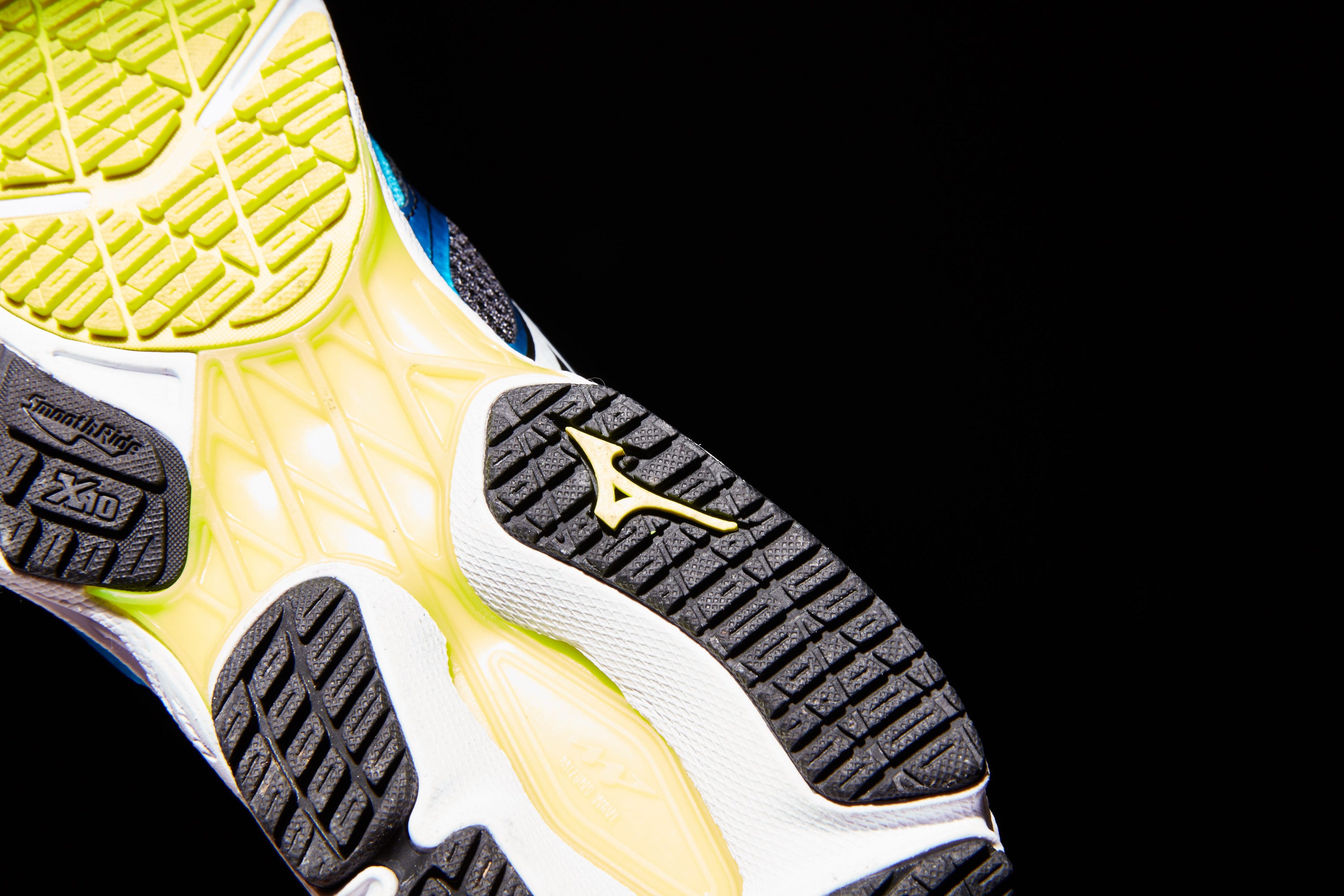 Mizuno Wave Shadow 2