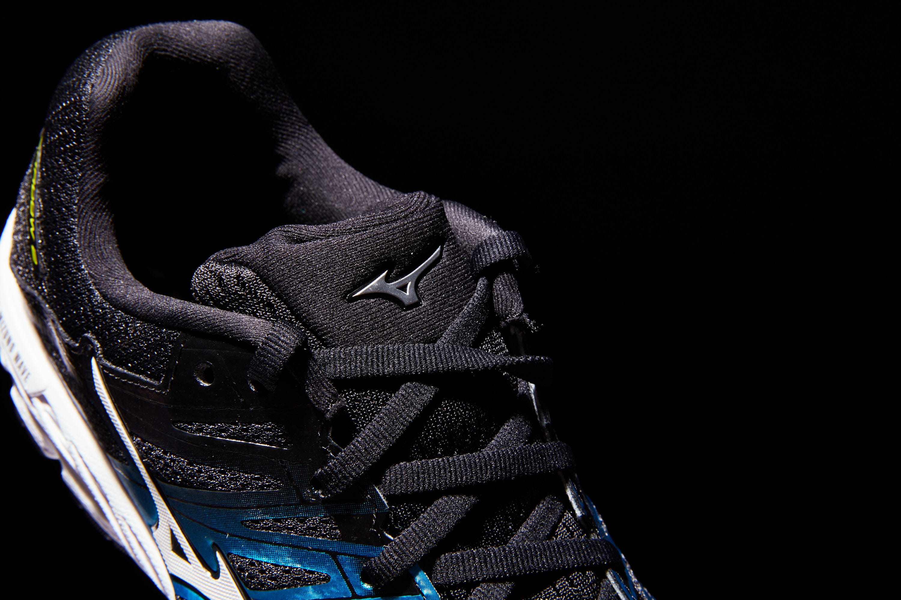 Mizuno Wave Shadow 2