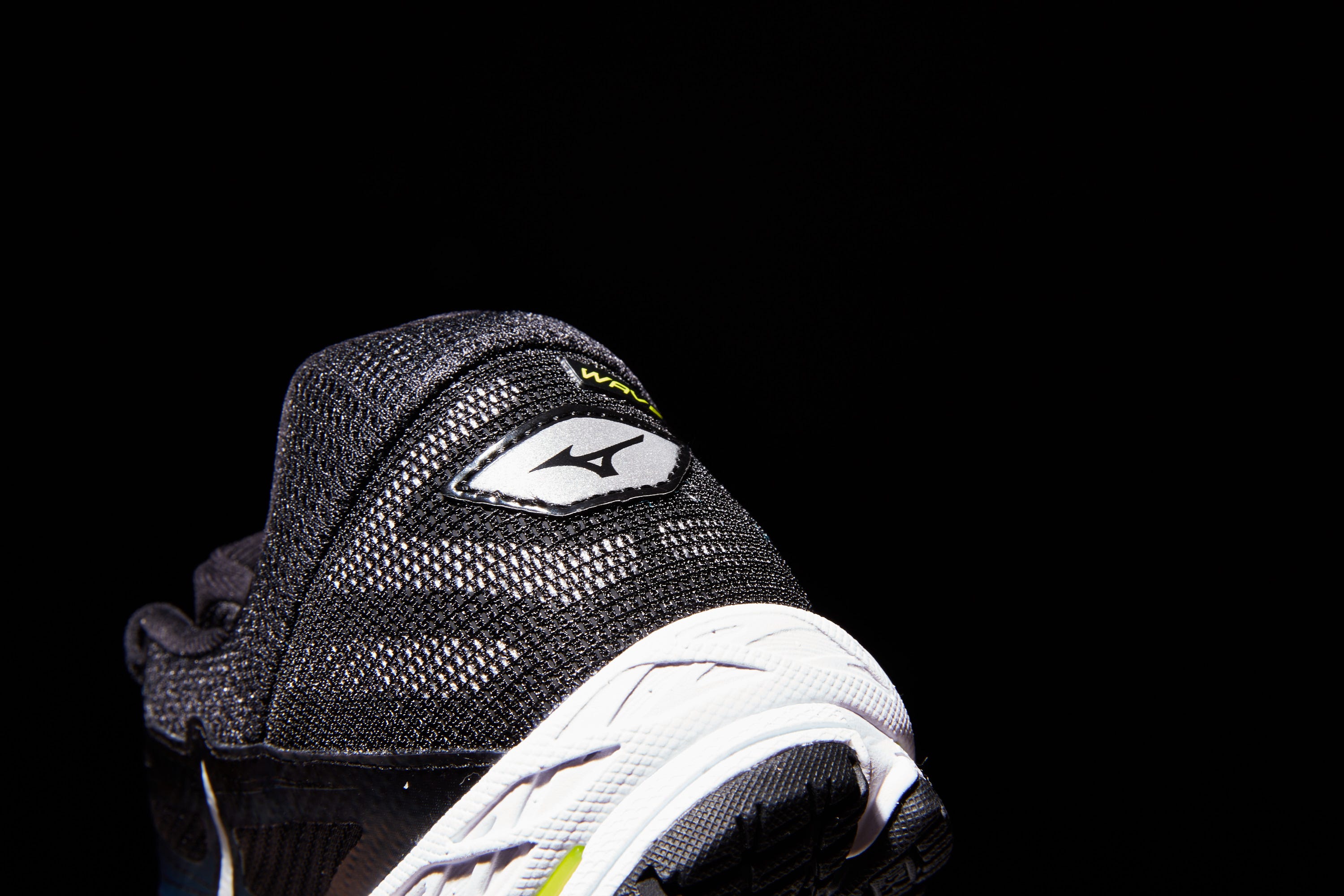 Mizuno Wave Shadow 2