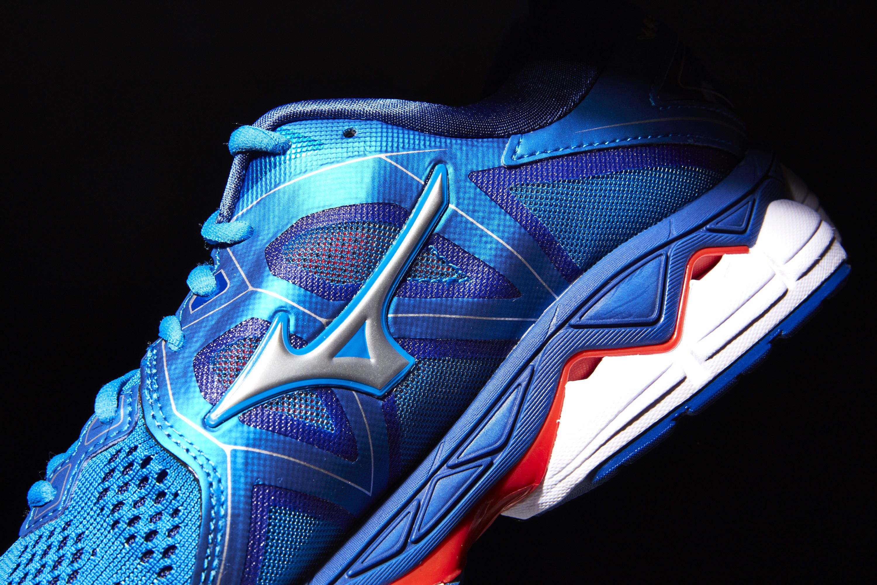 Wave Sky 2 Review | Cushioned Running Shoes