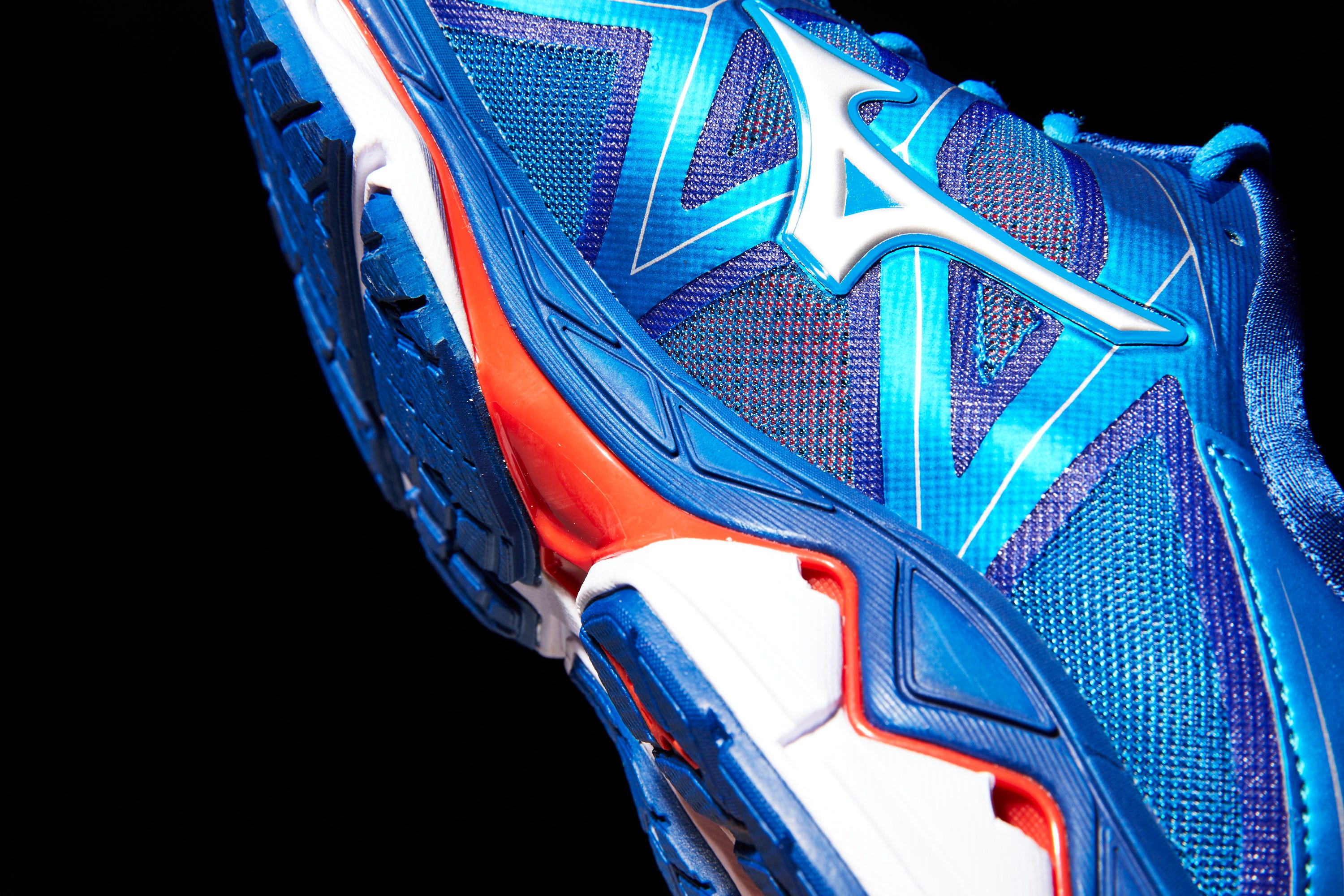 Mizuno Wave Sky 2