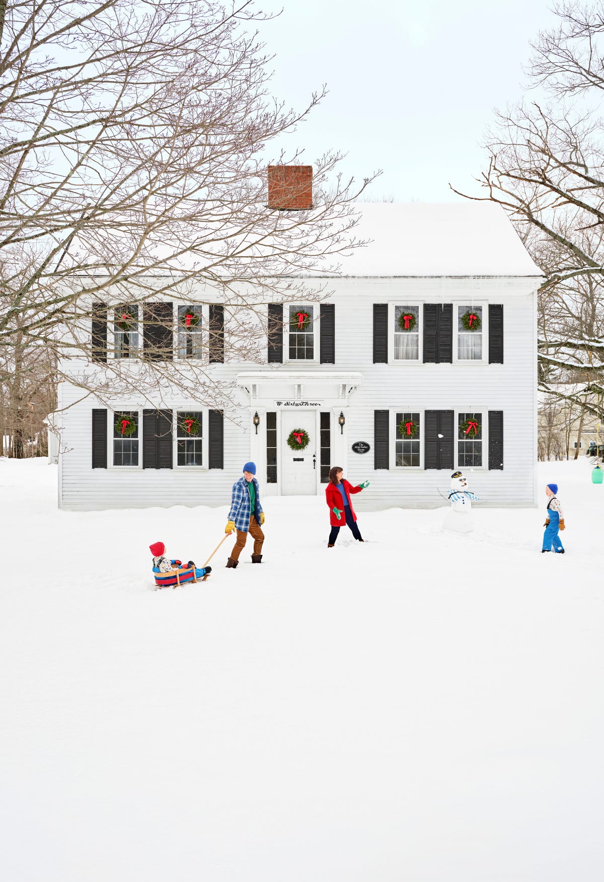 Island Home: Fun Decorating with bright ocean buoys