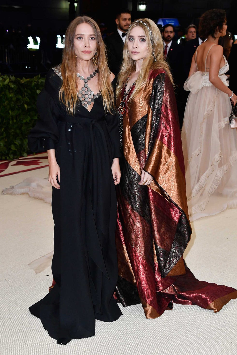 MET Gala 2014 Hairstyle: Mary-Kate And Ashley Olsen