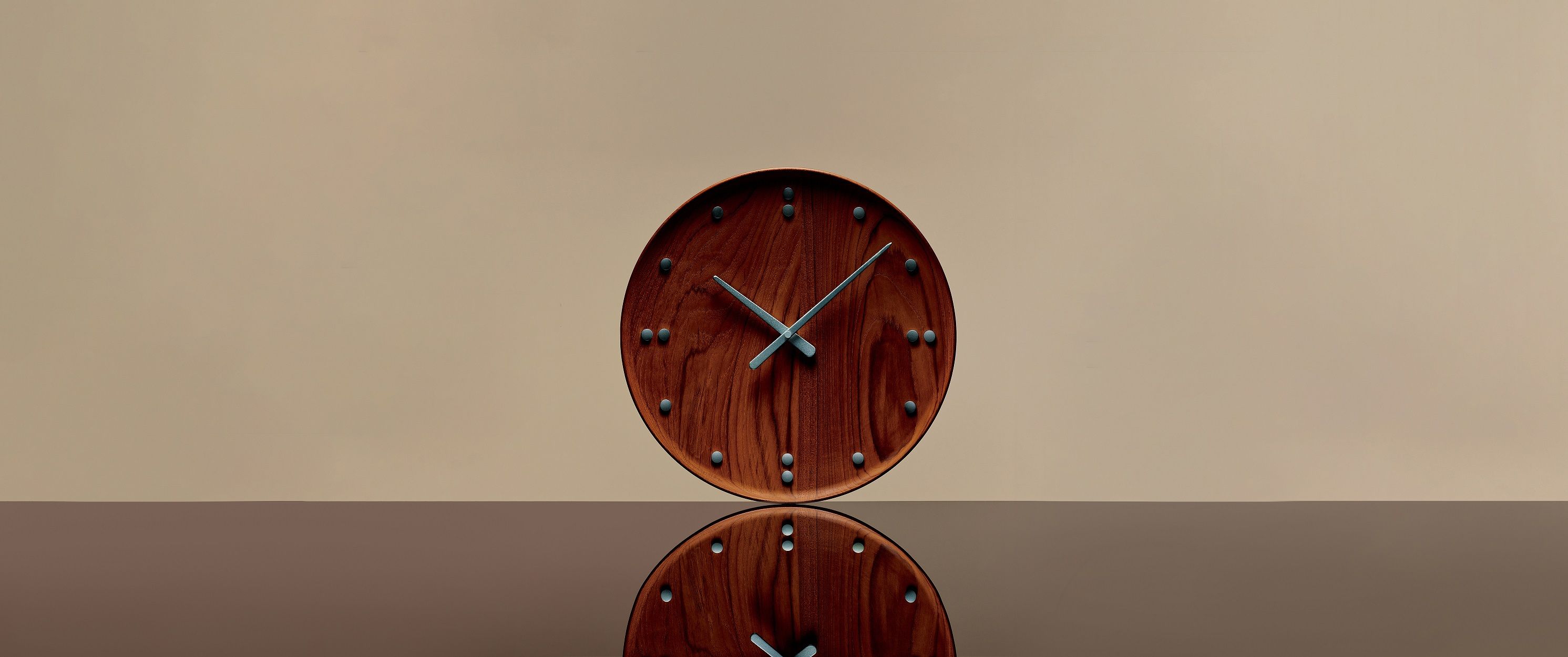 60年余りの時を待って一般製品化を遂げた、フィン・ユールの名作時計