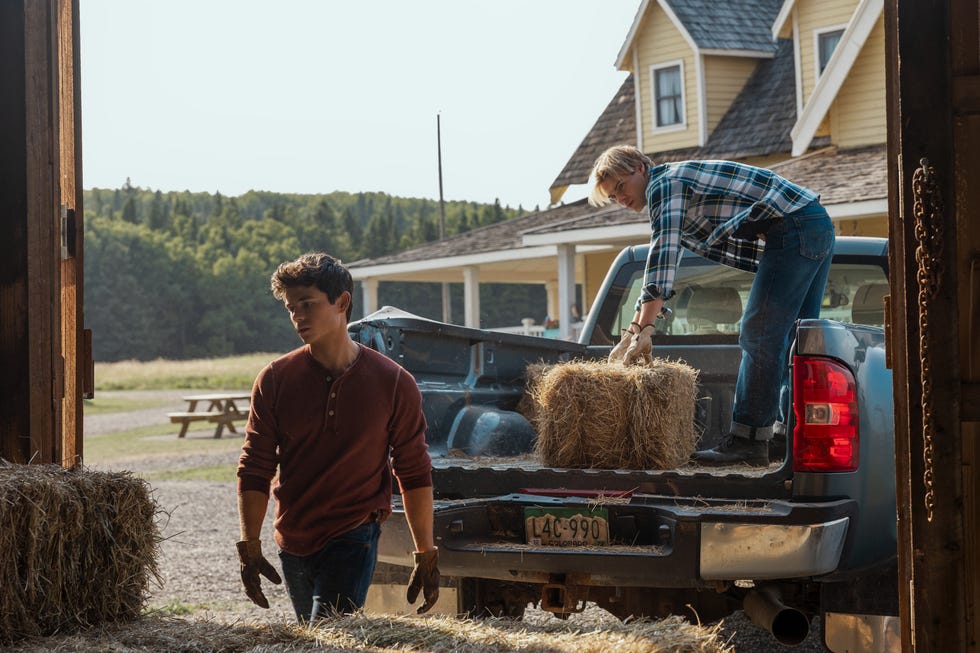 Minha vida com os Walter Boys. (da esquerda para a direita) Ashby Gentry como Alex, Noah Lalonde como Cole no episódio 206 de Minha vida com os Walter Boys. Cr. David Brown/Netflix © 2025